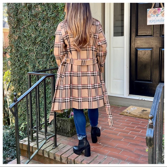 Made in Italy Most Fabulous Designer Belted Plaid Trench Coat - Picture 13 of 13
